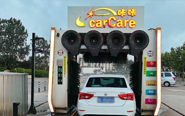 綜合性服務加油場站常態化！加油超30L免費洗車，山東日照中石油carCare咔咔配置龍門往復式電腦洗車機