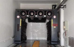 甘肅某客戶選用林頓龍門往復式全自動洗車機——快速連續洗車15-20輛每小時