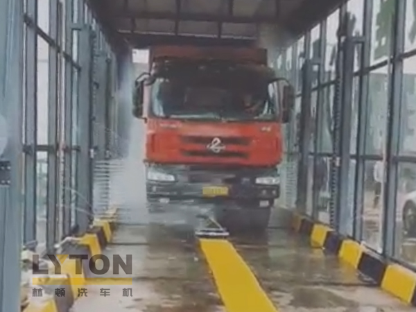 林頓工程定制款洗車(chē)設(shè)備、全自動(dòng)洗車(chē)機(jī)作業(yè)視頻！